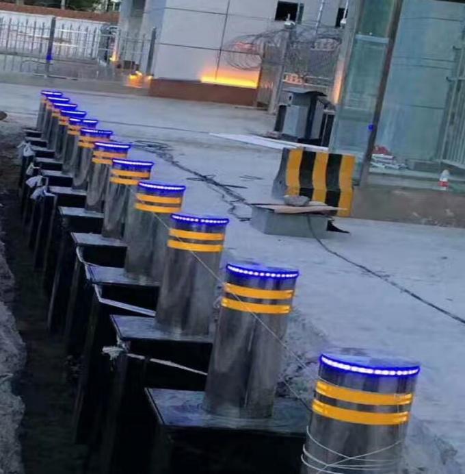 Barreras automáticas del camino IP67 que levantan el electro levantamiento integrado hidráulico de la columna para la escuela
